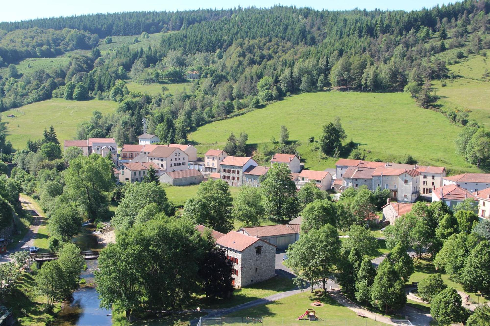 Logis Hotel Restaurant Les Cevennes Saint-Cirgues-en-Montagne Exterior foto